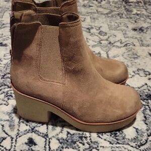 Pierre Dumas Tan Ankle Booties